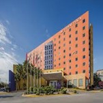 Fachada_del_hotel_Crowne_Plaza_Monterrey_Aeropuerto